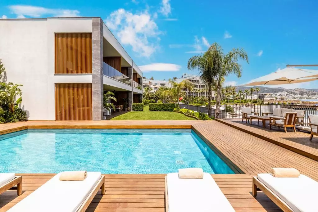 استخر میرادا اکسکلوسیو